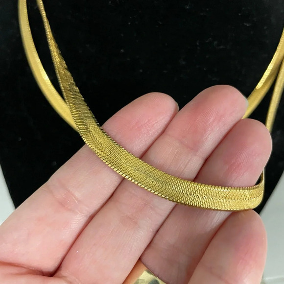 Napier 28” Gold Tone Herringbone Necklace Chunky Classic - Picture 2 of 4